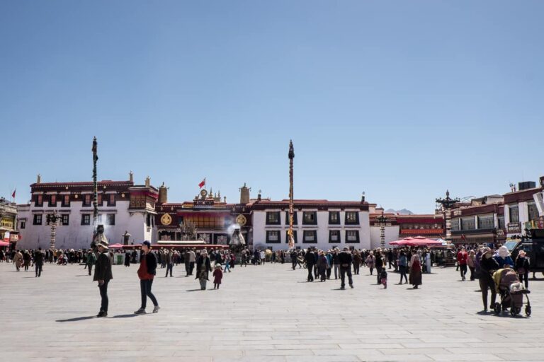 This is How to Travel Tibet – The Reality of the Roof of the World