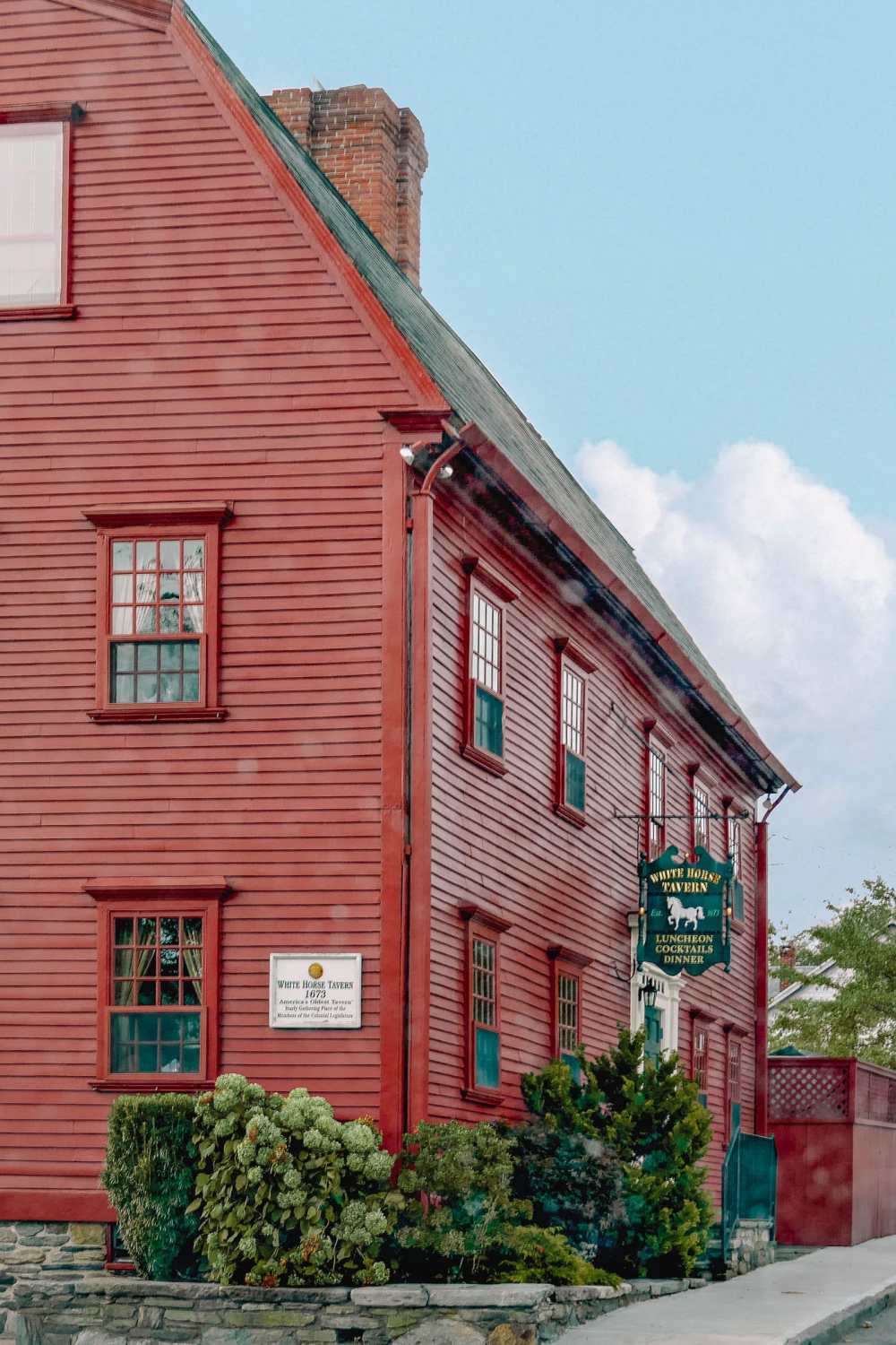 Oldest Tavern and pub in the USA