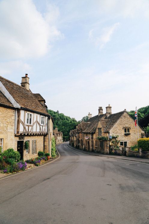 Exploring One Of England's Most Beautiful Villages - Castle Combe (2)