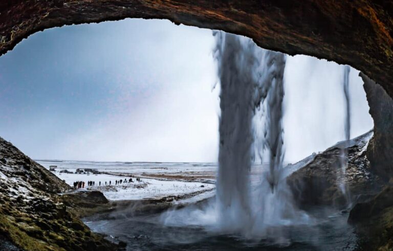 Iceland : when to go and how to travel the land of fire and ice