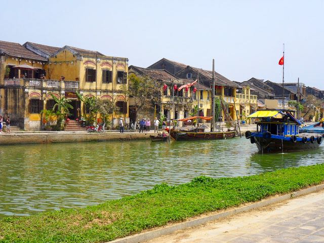 Hoi An old town by the river