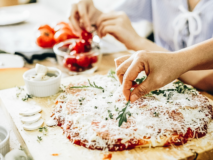 making homemade pizza