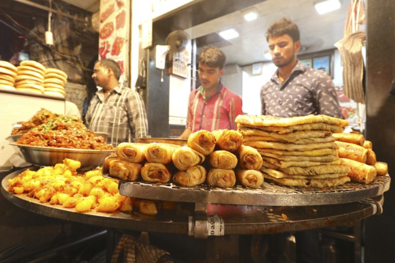 Top 5 Indian Street Foods in Mumbai, India