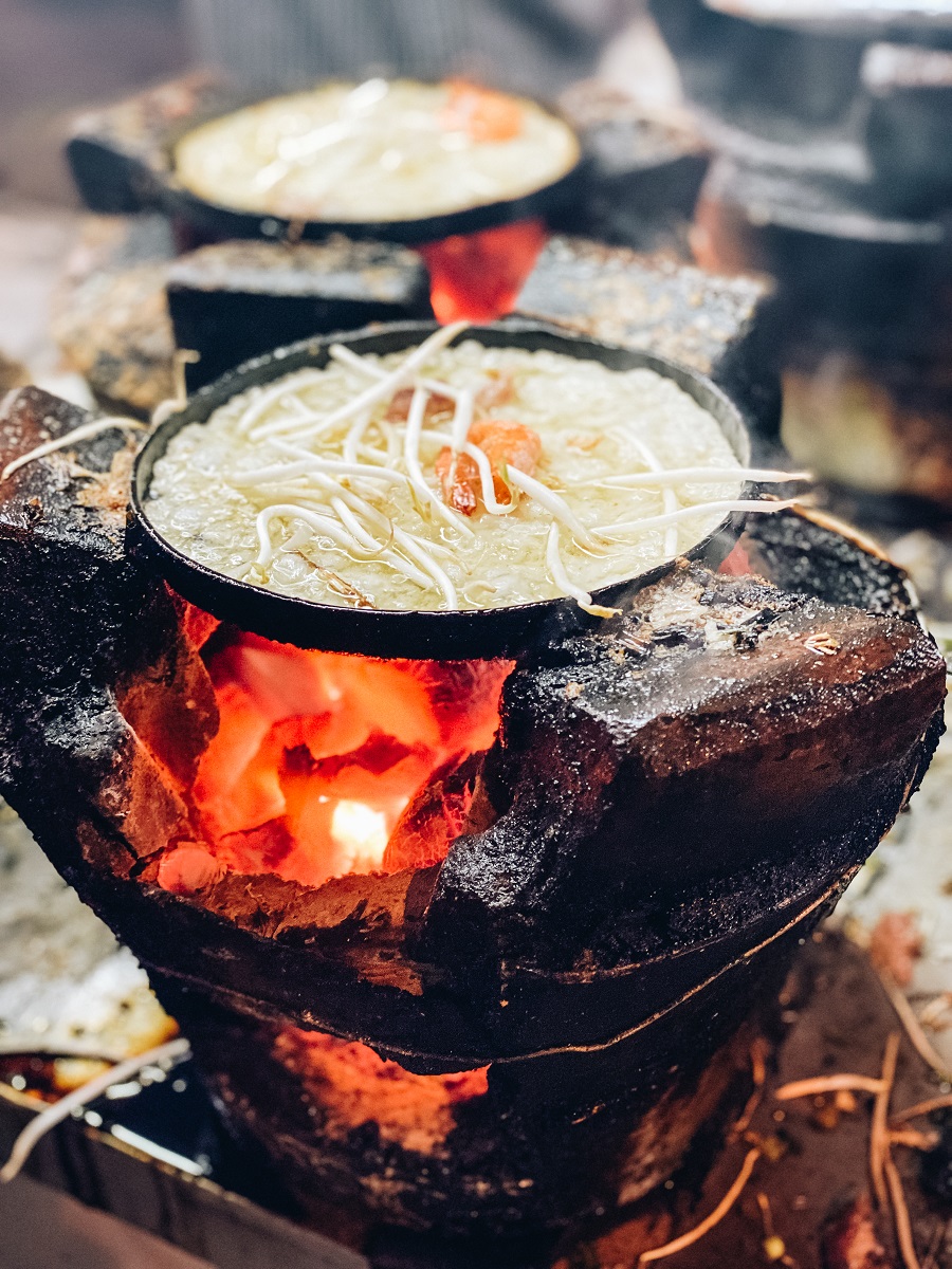 Banh Xeo / Banh Khoai (Vietnamese Crepe/Sizzling Pancake)