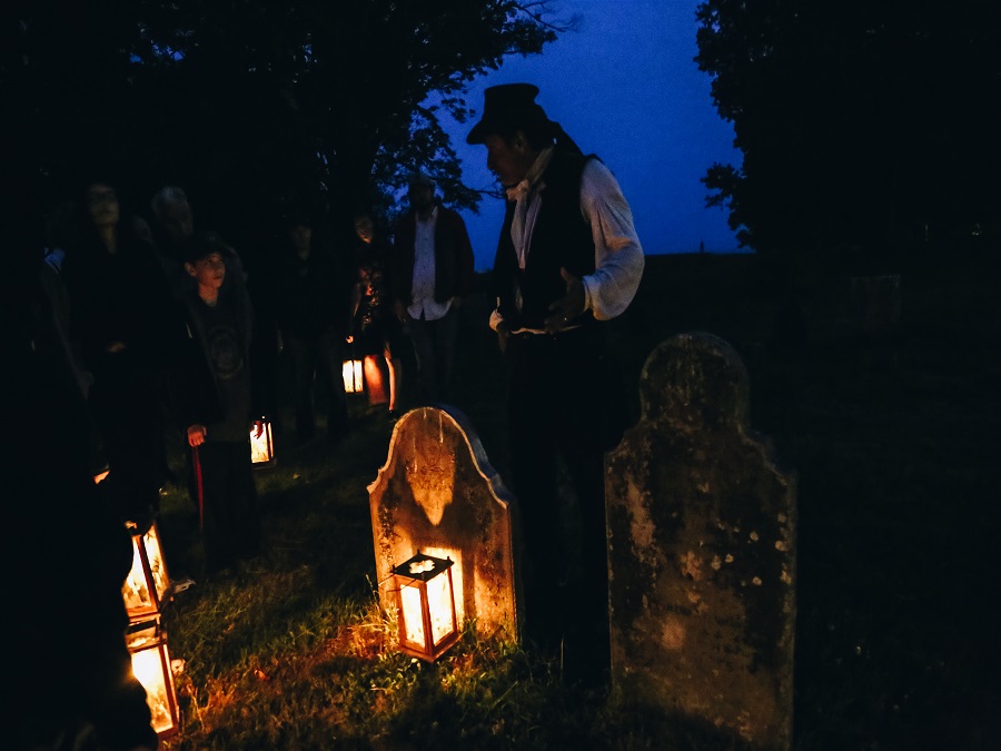 Candlelight Graveyard Tour in Annapolis Royal