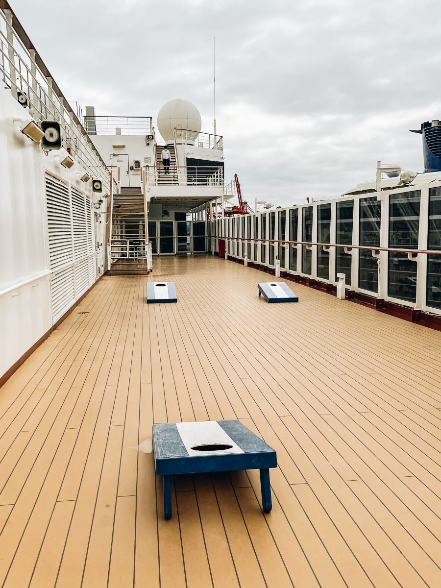 Nieuw Amsterdam Onboard Activities Cornhole