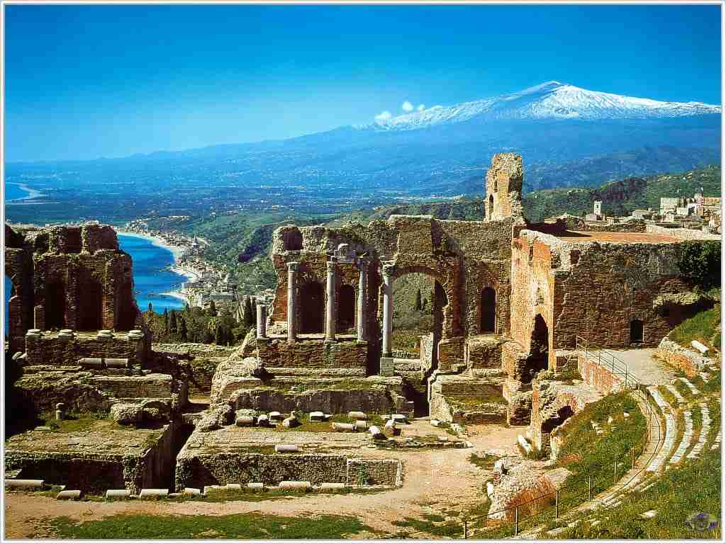 Taormina-landscape-Best-Places-to-Visit-in-Italy