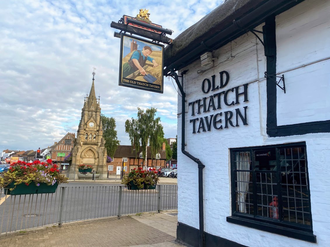 The Old Thatch Tavern. Tudor pub and sign. The oldest pub in Stratford-upon-Avon 
