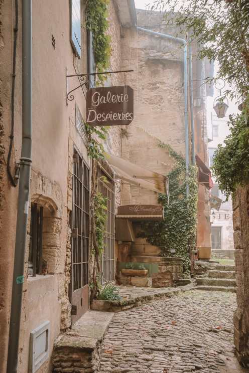 The Absolutely Beautiful Villages Of Gordes and Roussillon In Provence, The South Of France (23)