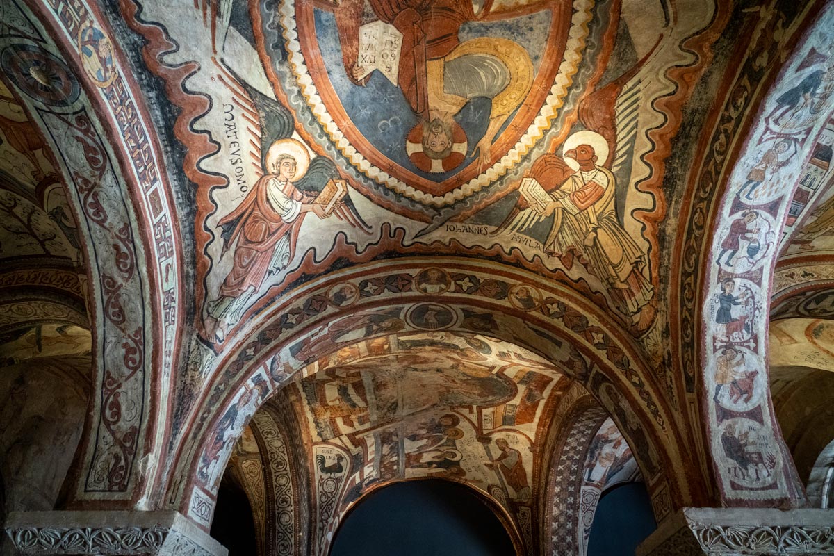 Detailed ceilings inside the Basílica de San Isidoro