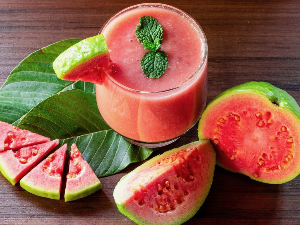 sliced guava and juice