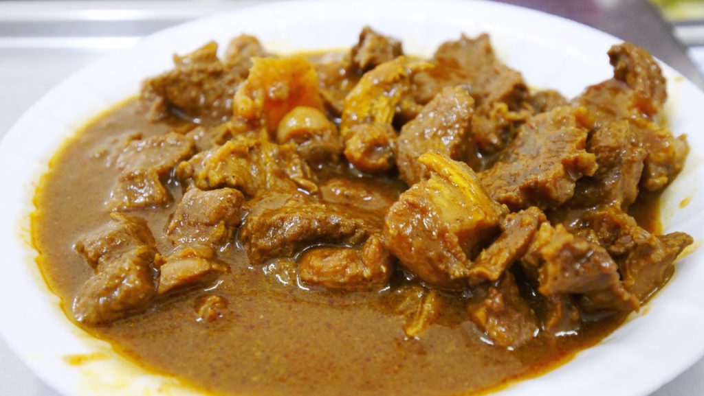 Camel meat in gravy