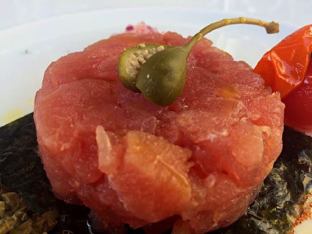 tuna tartare with capers
