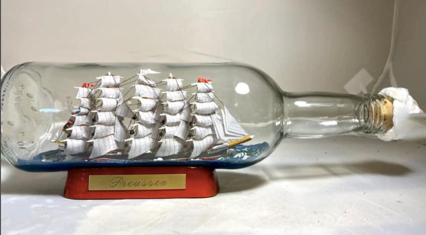 best-christmas-gifts-for-travelers-ship-in-a-bottle
